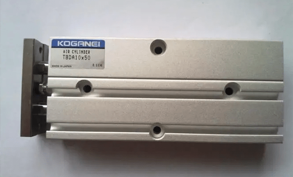 Blocking the hole is a common measure to check whether the air cylinder is in good conddition